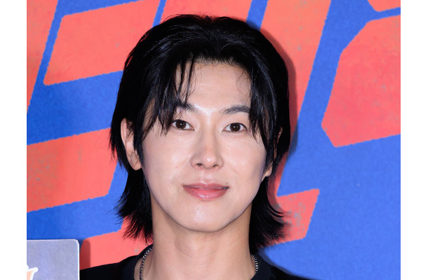 東方神起・ユンホ、“レッスンミーム”から演技絶賛の新ドラマまで語る「コメントは全部見ている」