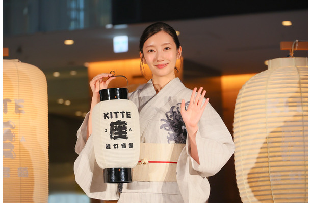 波瑠が浴衣姿で登場！提灯のオブジェに感動