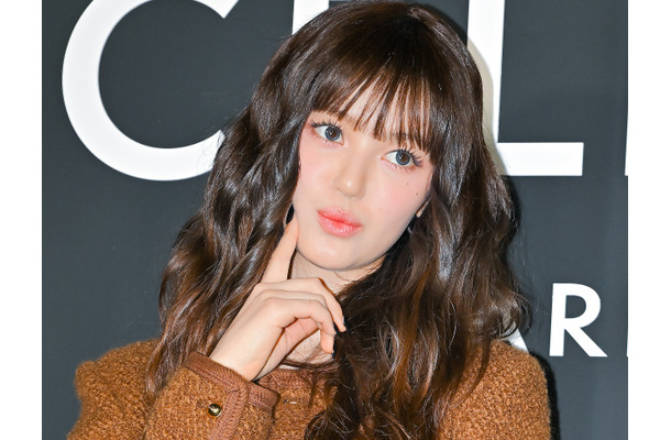 活動休止中のNewJeans・ダニエル、短いウェアで見せたくびれに注目！初のランニング大会に出場か