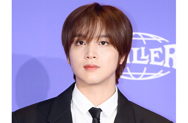 NCT・へチャン、日本で証明写真を撮影?!オフショットが話題「1枚ください」「かわいすぎる」【PHOTO】