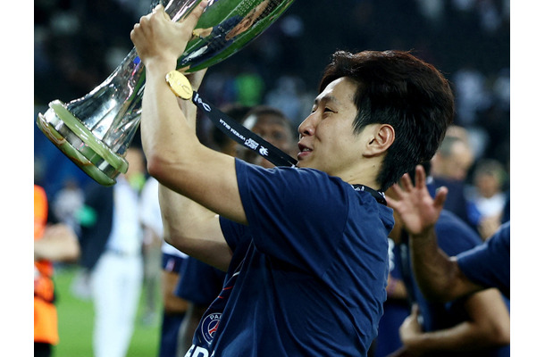 韓国代表イ・ガンイン、PSGのUEFAスーパー杯優勝で成し遂げた「17年ぶり」と「史上初」の快挙