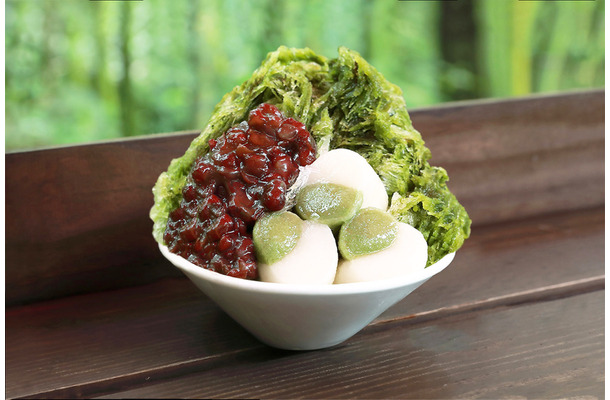「石餅かき氷」イートイン 801円(1杯)(抹茶/みぞれ)