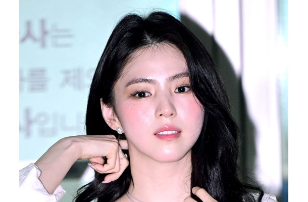 “脇腹タトゥー”も大胆披露…女優ハン・ソヒ、ヒョウ柄ドレスで放つ色香と圧巻美貌【PHOTO】