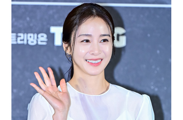 “韓国で最も美しい女優”キム・テヒ「夫がたくさん支えてくれた」　グローバルシリーズ進出作で英語の苦労も