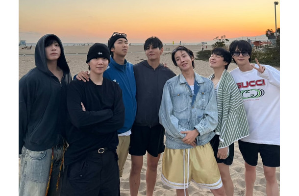 「家族写真きた」BTS、“完全体”の近況SHOTに世界中のARMYが歓喜！仲睦まじい姿に注目【PHOTO】