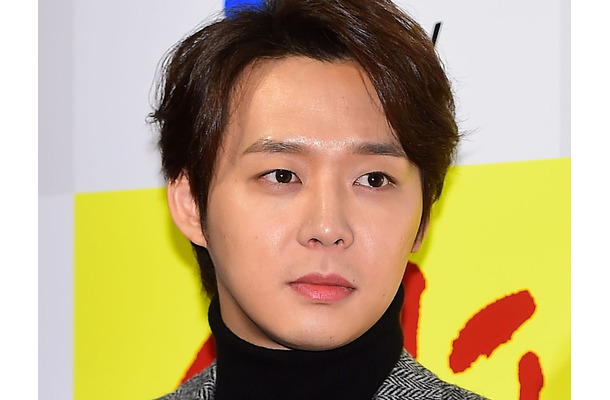 韓国で活動できない元東方神起・ユチョン、日本に“馴染みすぎ”の近況…タトゥーチラ見せWピース【PHOTO】