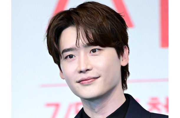 イ・ジョンソク、まさに秋が似合う俳優！変化した仕事観も明らかに「以前は1人で悩んでいた」【PHOTO】