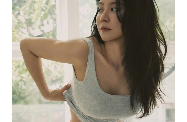 「注文が全然入らない」アンダーウェアブランドを立ち上げた韓国女優（44）、自ら着用しアピール【PHOTO】