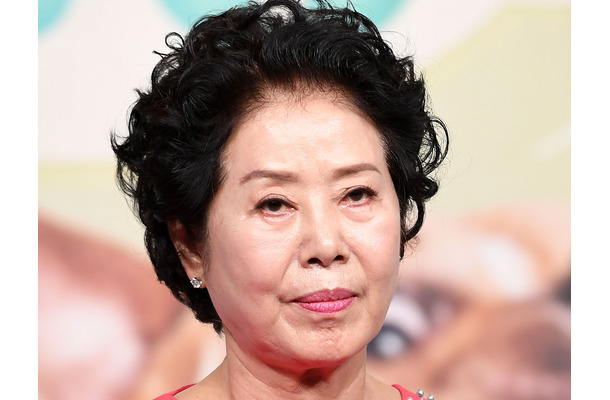 「キムチの臭いがすると鼻をつままれ、中指を立てられた」韓国女優（80）、ロスでの衝撃体験告白