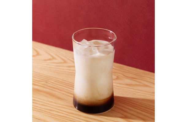 『バレルエイジド コーヒー牛乳 いちじく味』（※いちじく果肉・果汁 5％未満）＜店内利用＞ ¥1,200　＜テイクアウト＞ ¥1,178