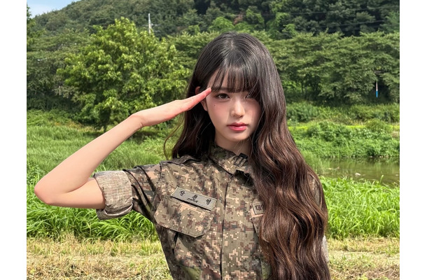 「世界で最も可愛い軍服姿」IVE・ウォニョン、軍服ファッションまで完璧　“体験入隊”が話題【PHOTO】