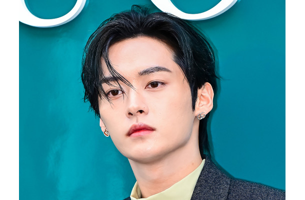 Stray Kids・リノ、端正な顔立ち映える“完璧スーツ姿”にため息…「GUCCI」イベントに出席【PHOTO】