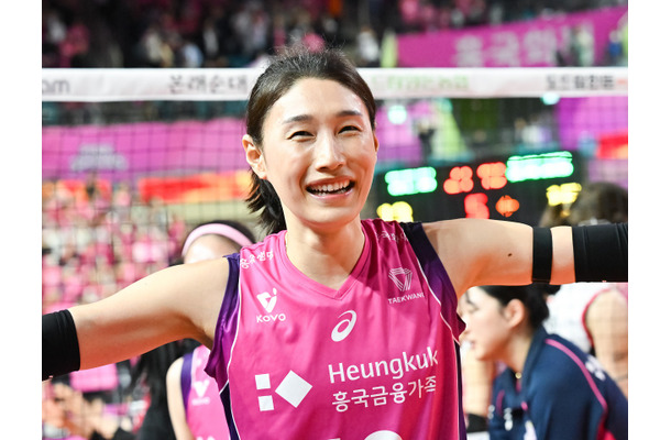 日韓戦まで予告　日本でも活躍した“バレー女帝”キム・ヨンギョン、新人監督として奮闘「私生活を失った」