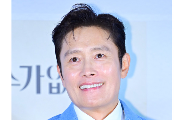 イ・ビョンホン、トロント国際映画祭で韓国人俳優初のトリビュート賞受賞「非常に誇りに思う」