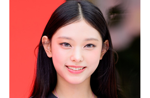 活動休止から6カ月…NewJeans・ヘリン、病院で目撃された近況　変化したビジュアルに注目集まる