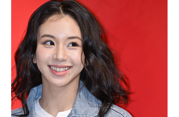 TWICEから“4人目”だが…芸術性を前面に押し出したチェヨンのソロデビュー、特別な意味を持つワケ