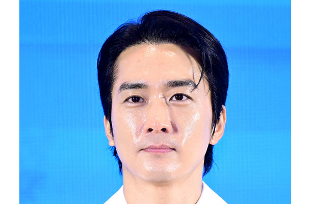 “韓流四天王第2世代”俳優ソン・スンホン、深い悲しみのなか母を見送る…本日（23日）出棺式
