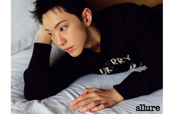 SEVENTEEN・ホシ、“入隊前最後”の雑誌撮影で魅せた感性的オーラ「CARATを思うと時間を無駄に過ごせない」【PHOTO】