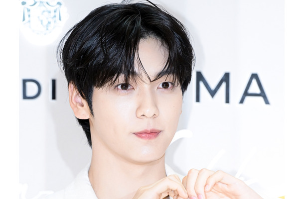 TXT・スビン、“彼氏感MAX”のお散歩SHOTにファン悶絶！「メロすぎ」「これは彼氏」と反響【PHOTO】