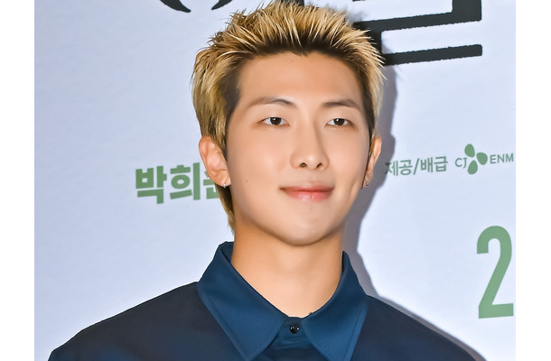 BTS・RM、ミラノファッションウィークに参加！“モデル級”完璧スタイルに「フィジカルやばい」と反響【PHOTO】