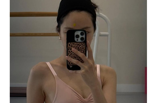 誰!? 甘美なボディでバレエに興じる美女の正体は…3年前に人気グループを脱退した韓国女優【PHOTO】