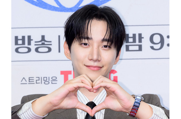「発光してる」2PM・ジュノ、どこでも輝く端正なルックスに惚れ惚れ…多忙な日々を一挙公開【PHOTO】