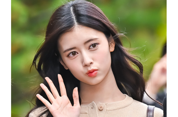 NiziU・リマ、ラーメンを食べる姿が「可愛すぎる」と話題に！上目遣いに胸キュン【PHOTO】
