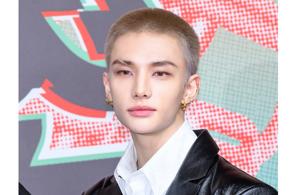 『ONE PIECE』のゾロ？Stray Kids・ヒョンジン、アニメから飛び出したような“強烈グリーンヘア”に反響！【PHOTO】