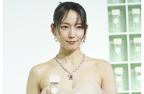 吉岡里帆【写真：竹内みちまろ】