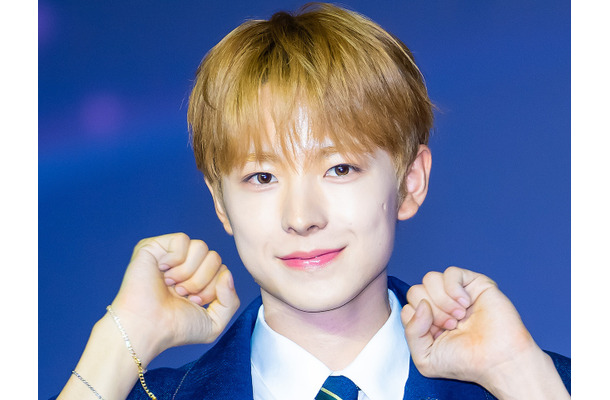 NCT WISH・ユウシ、“子猫ポーズ”にファンメロメロ！「飼いたい…」「癒されました」【PHOTO】