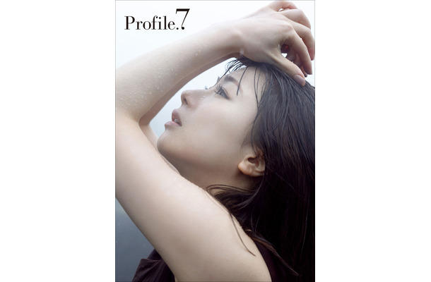 石田亜佑美 写真集『Profile.7』撮影:西條彰仁（C）ワニブックス