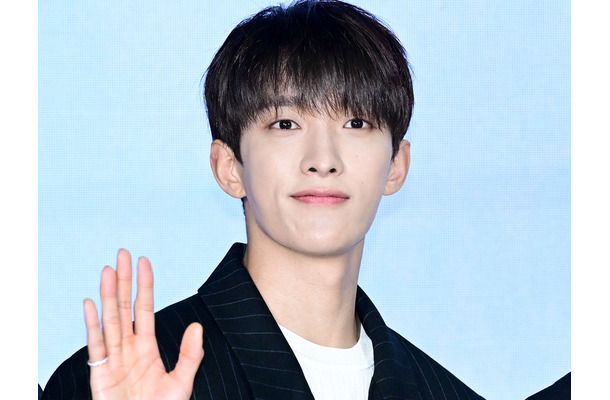 大谷翔平グッズに夢中？SEVENTEEN・ドギョム、ファン心溢れる“LAドジャース愛”SHOTに反響【PHOTO】