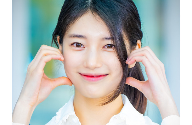 『魔法のランプにお願い』スジ、バレエ姿を披露。優雅に開脚ポーズも【PHOTO】