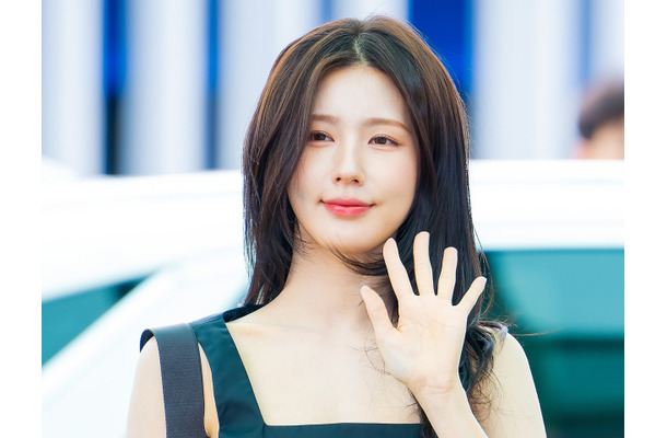 i-dle・ミヨン、赤く艶やかに染まる…しっとりとした質感の新ソロALコンセプトフォト公開