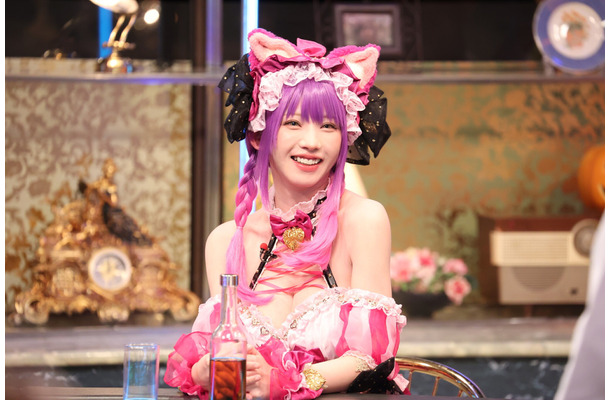 えなこ『酒のツマミになる話』（C）フジテレビ