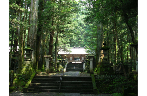 赤城神社(三夜沢町)