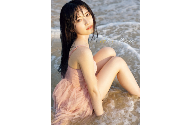 森戸知沙希 写真集『Co10r Moment』書影