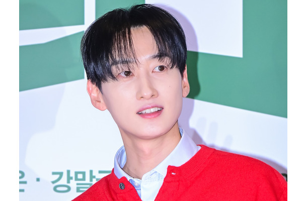 「彼氏すぎ」SUPER JUNIOR・ウニョク、映画のワンシーンのような夕暮れSHOTに反響【PHOTO】