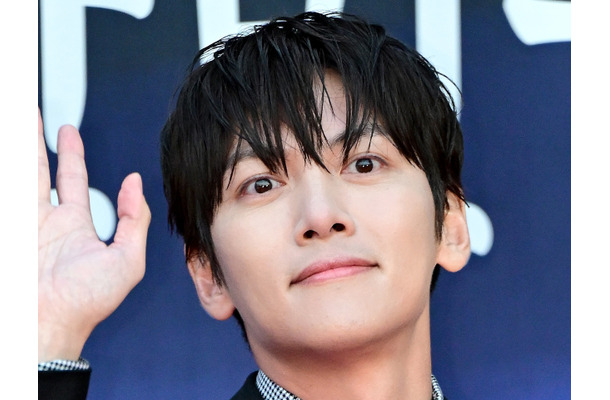 俳優チ・チャンウクのスリラーに期待！新ドラマ『捏造された都市』での囚人服姿に視線集中