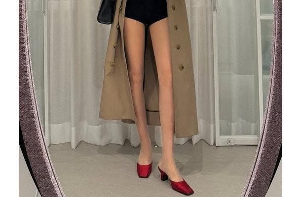 「体の半分以上が脚」元Jリーガーとも交際の韓国長身アイドル、ミニパンツから伸びる脚線美が異次元【PHOTO】