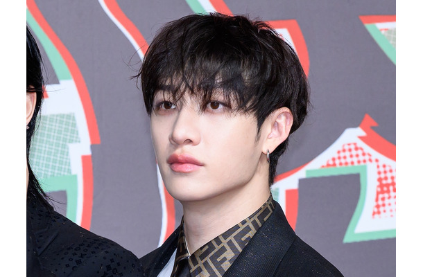 「落としにきてる」Stray Kids・バンチャン、素肌チラ見せの“爆イケSHOT”でファンを虜に!【PHOTO】