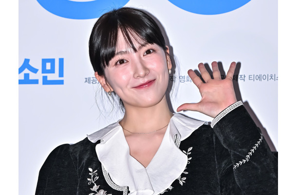 KARA・ジヨン、“スラリ美脚”のミニ丈コスプレSHOTに視線集中！愛らしいビジュアルでファン魅了【PHOTO】