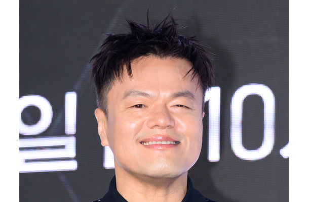 “TWICEの生みの親”が習近平主席と対面！韓国大統領を挟んだ豪華SHOTに驚愕