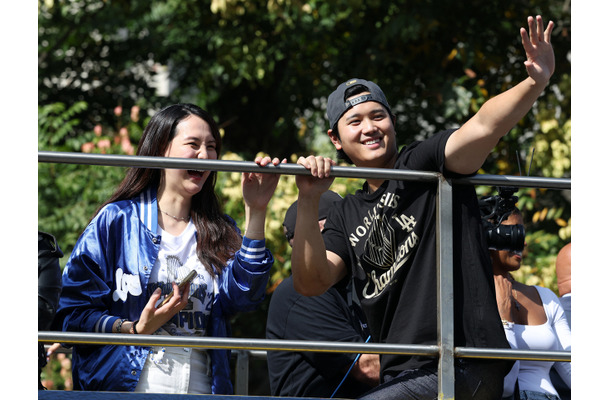 「ドジャースの冬はまだ熱い」大谷翔平は“3連覇”宣言！熱狂の世界一パレードに韓国紙も反応