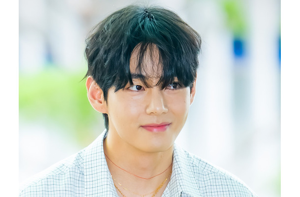 BTS・V、日本スキンケアブランド「Yunth」の新アンバサダーに就任！“V効果”で株価急騰