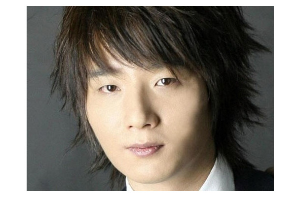 17歳でドラマ挿入曲手掛け、後に9歳上の舞踊家女性と結婚も…誕生日に突然この世を去った韓国人歌手の3周忌