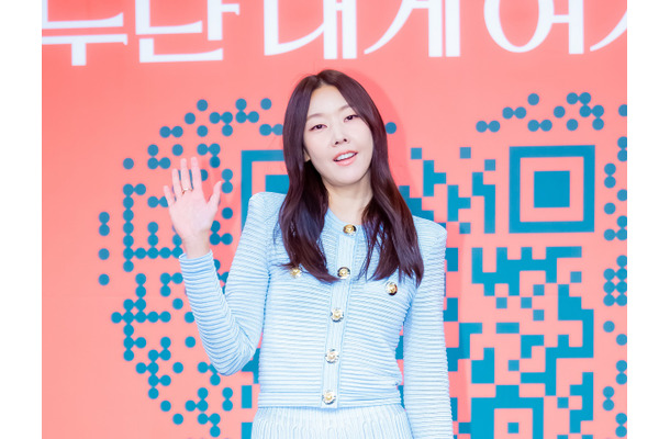 「寝てる場合じゃないです」突然ライブ配信が流れ…登録者86万人のYouTubeチャンネルが削除された韓国モデル