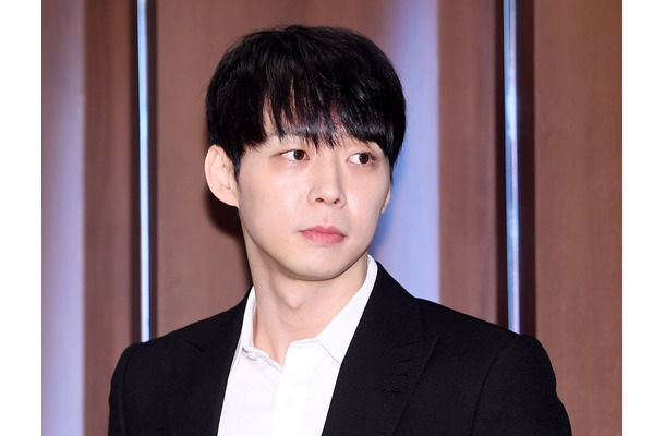 韓国で活動できない元東方神起・ユチョン、日本で“高級ダウン”着用し満面スマイル「幸せ」【PHOTO】