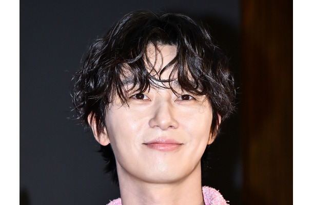 俳優パク・ソジュン、共演女優をおんぶした優しい表情にときめく…新ドラマのティザーポスター公開