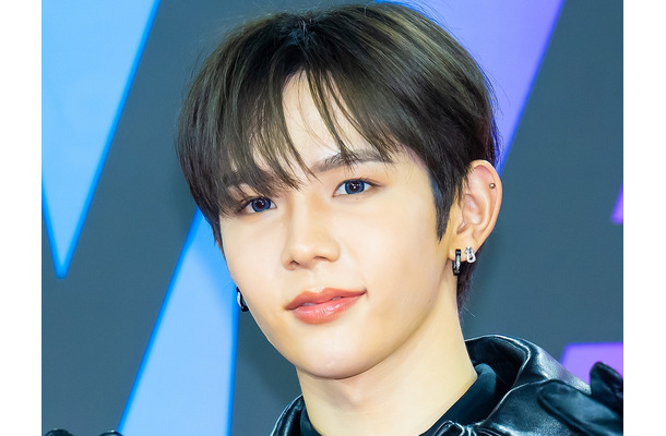 「彼氏すぎる」RIIZE・ショウタロウ、イケメンオーラ放つ夜のお散歩SHOTにファン悶絶！【PHOTO】